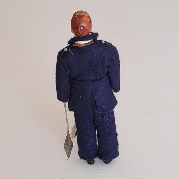 Rare Peggy Nisbet B320 London Policeman (BOBBY) In Uniform. Made in England - Picture 5 of 10
